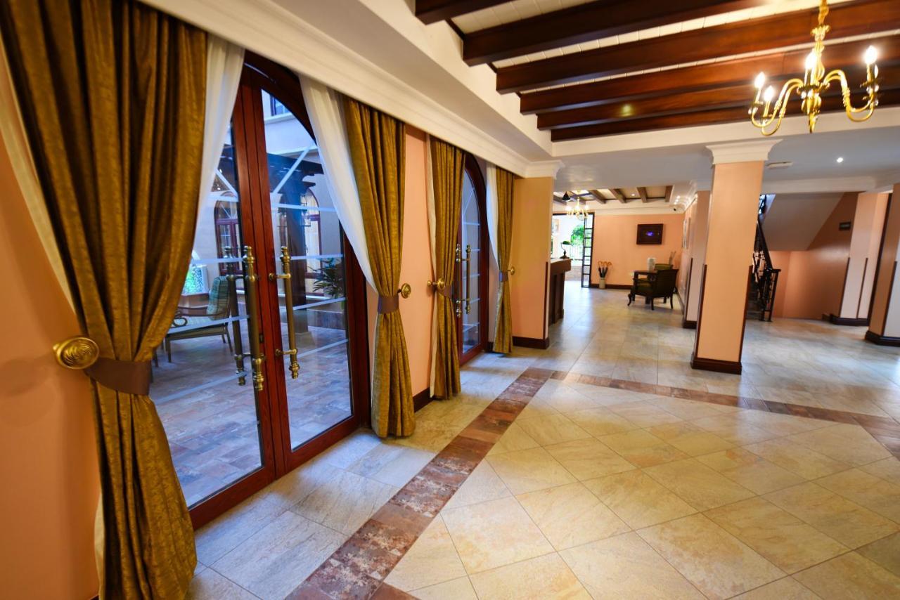Casa Solada Hotel Kampala Ngoại thất bức ảnh