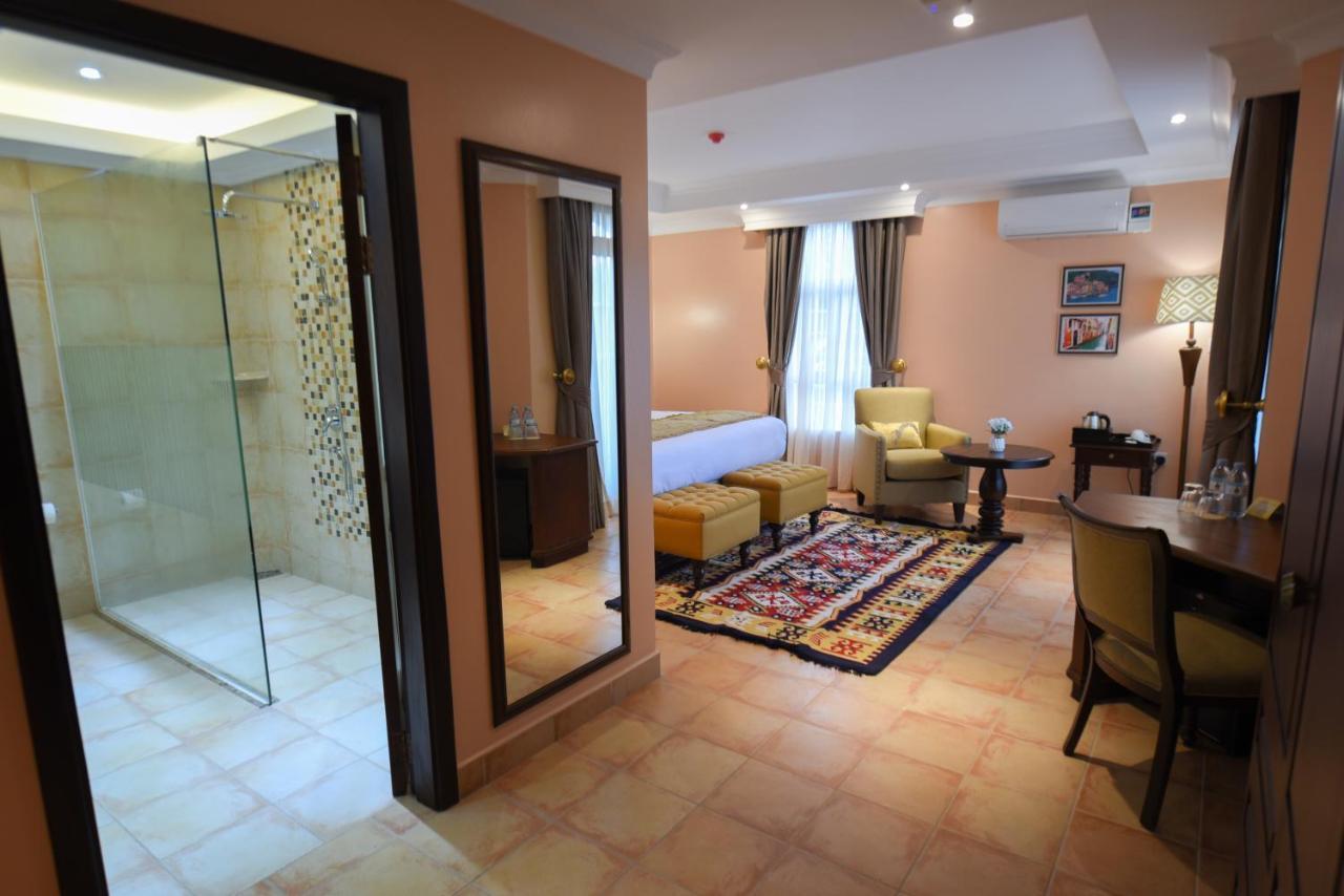Casa Solada Hotel Kampala Ngoại thất bức ảnh